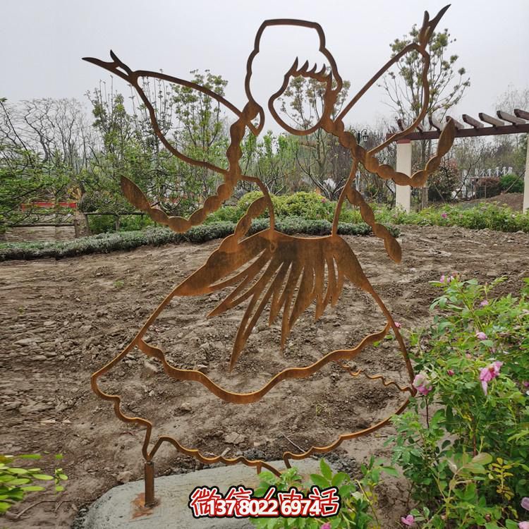 不銹鋼鏤空人物雕塑，點(diǎn)綴公園美景