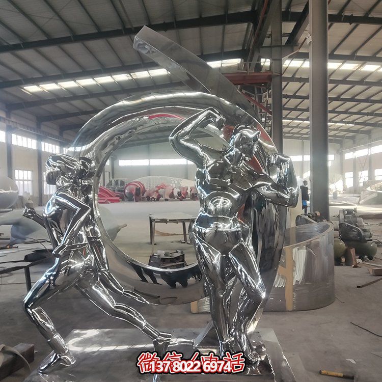 不銹鋼鏡面抽象雕塑，激發(fā)運(yùn)動與園林景觀的靈感