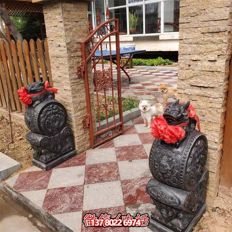 靜謐庭院抱石雕，鼓舞人心