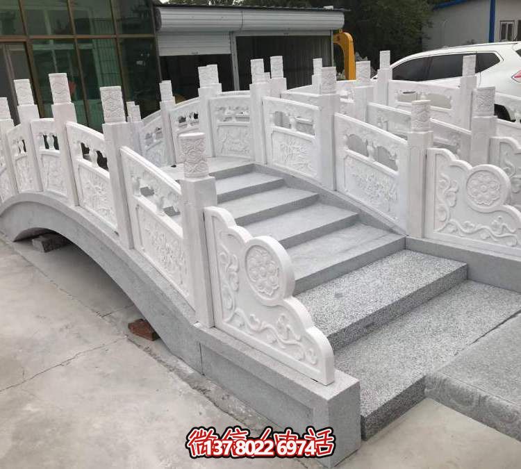美麗的漢白玉石拱橋，伴您一路暢游！