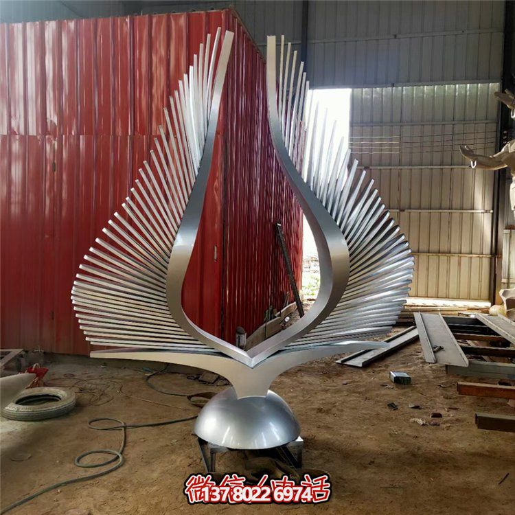 抽象不銹鋼雕塑擺件，為景觀房地產(chǎn)增添精彩景點(diǎn)