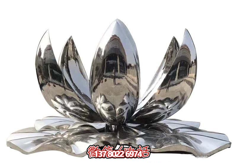 鏡面不銹鋼蓮花雕塑，為公園帶來活力