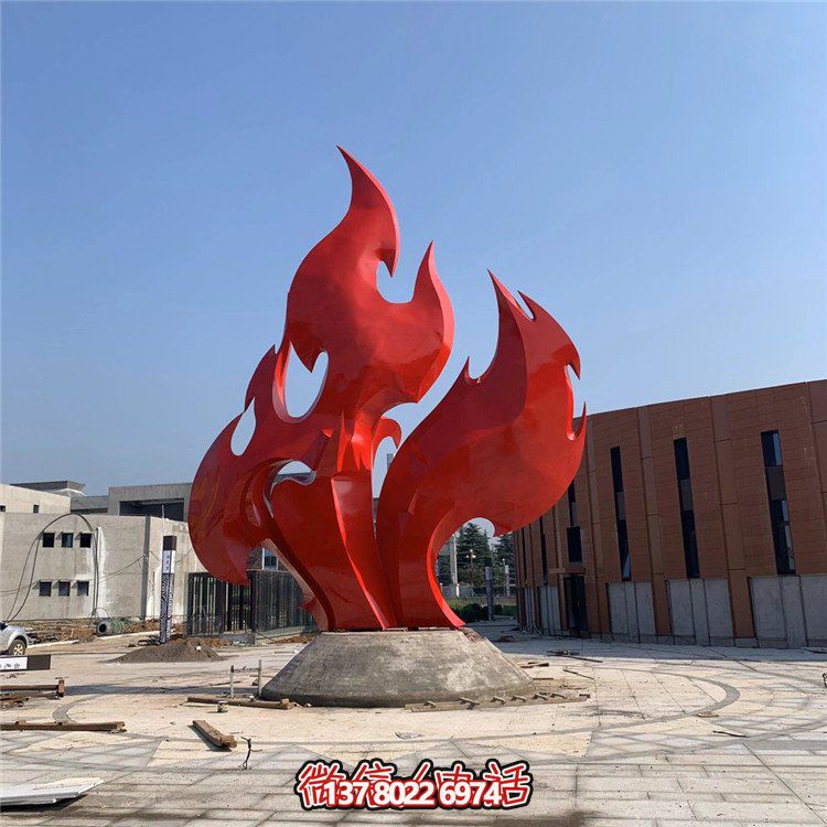 不銹鋼雕塑點(diǎn)亮校園廣場景觀