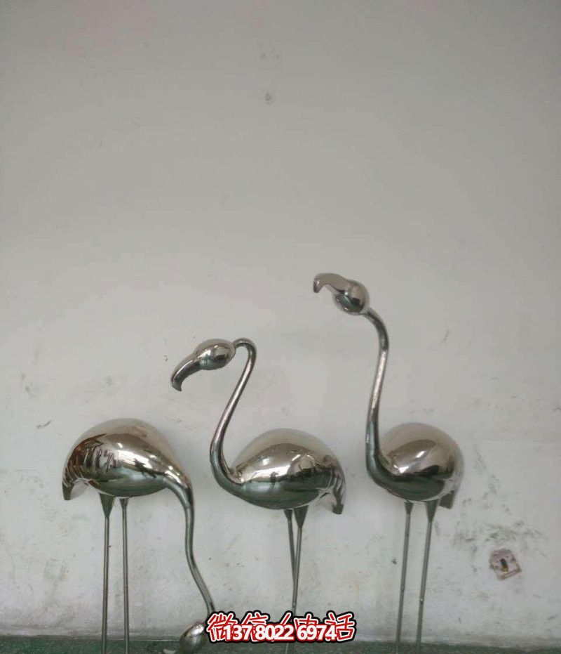 不銹鋼火烈鳥(niǎo)雕塑，拋光精美