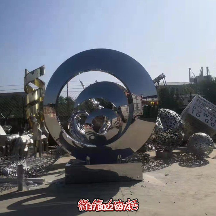 不銹鋼抽象幾何雕塑，鏡面圓環(huán)裝飾廣場、園林