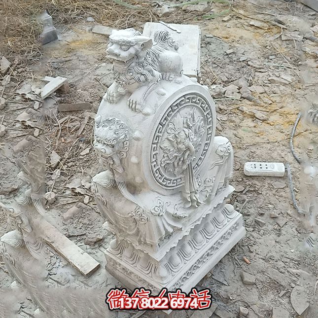 非凡的石雕獅子雕塑，點綴精致的庭院別墅