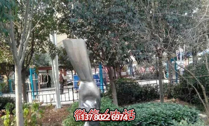 不銹鋼兒童雕塑——讓孩子們在學校里拉大手，拋光小手