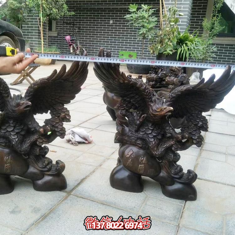 玻璃鋼老鷹雕塑，個(gè)性擺放商場(chǎng)裝飾