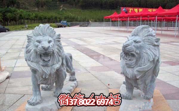 大型石雕獅子雕塑，給景區(qū)帶來濃厚的歷史氛圍