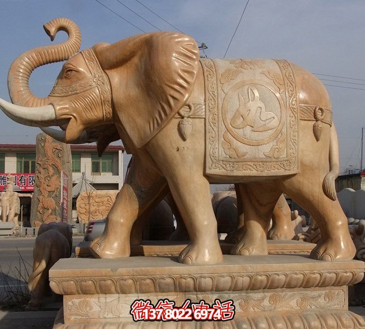 大型黃蠟石雕大象雕塑，為企業(yè)、酒店、景觀增添華麗風(fēng)采
