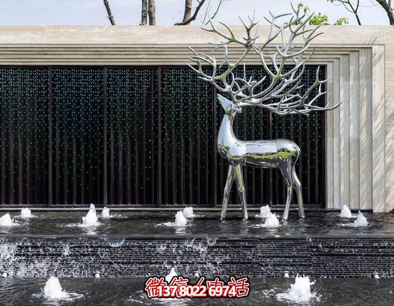 不銹鋼雕刻梅花鹿噴泉，打造公園景區(qū)創(chuàng)意噴泉