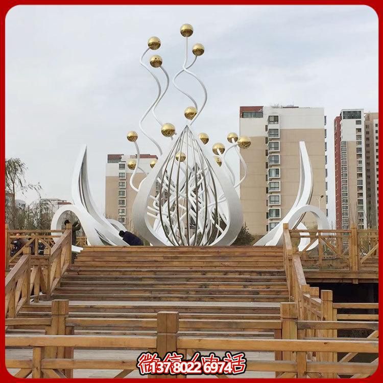 大型不銹鋼荷花雕塑，點綴美麗的景觀花園