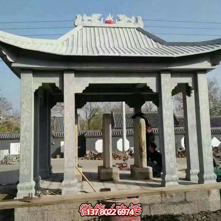 精美大型戶外涼亭，用石雕雕塑裝點大理石美景