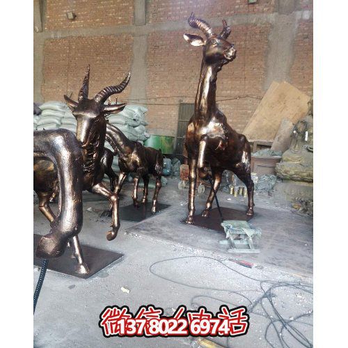 大型梅花鹿銅雕雕塑，裝點別墅小區(qū)