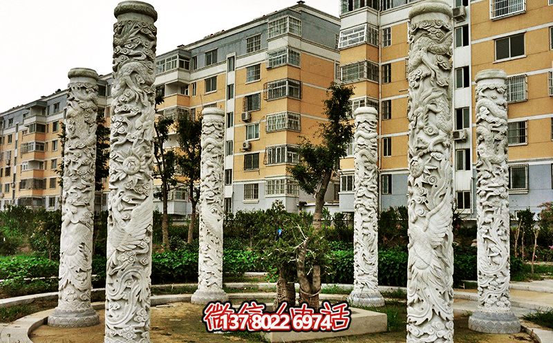 精美大理石浮雕龍柱，裝點(diǎn)小區(qū)花園