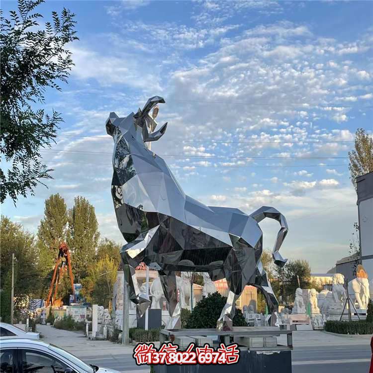 大型不銹鋼牛雕塑，拋光切面