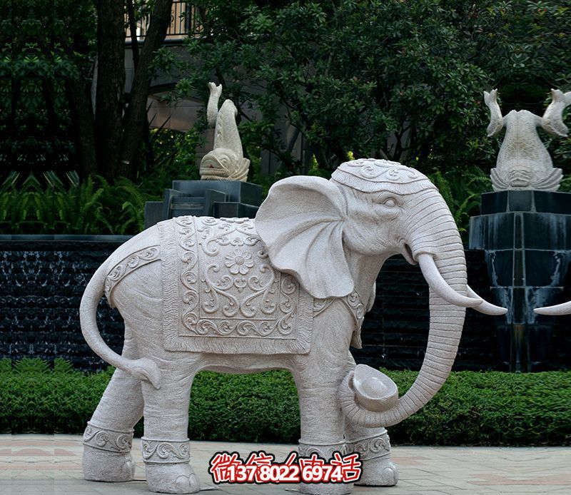 精美浮雕大象雕塑，點(diǎn)綴綠意花園