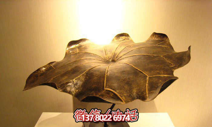 精美銅雕荷葉雕塑，添彩廣場環(huán)境