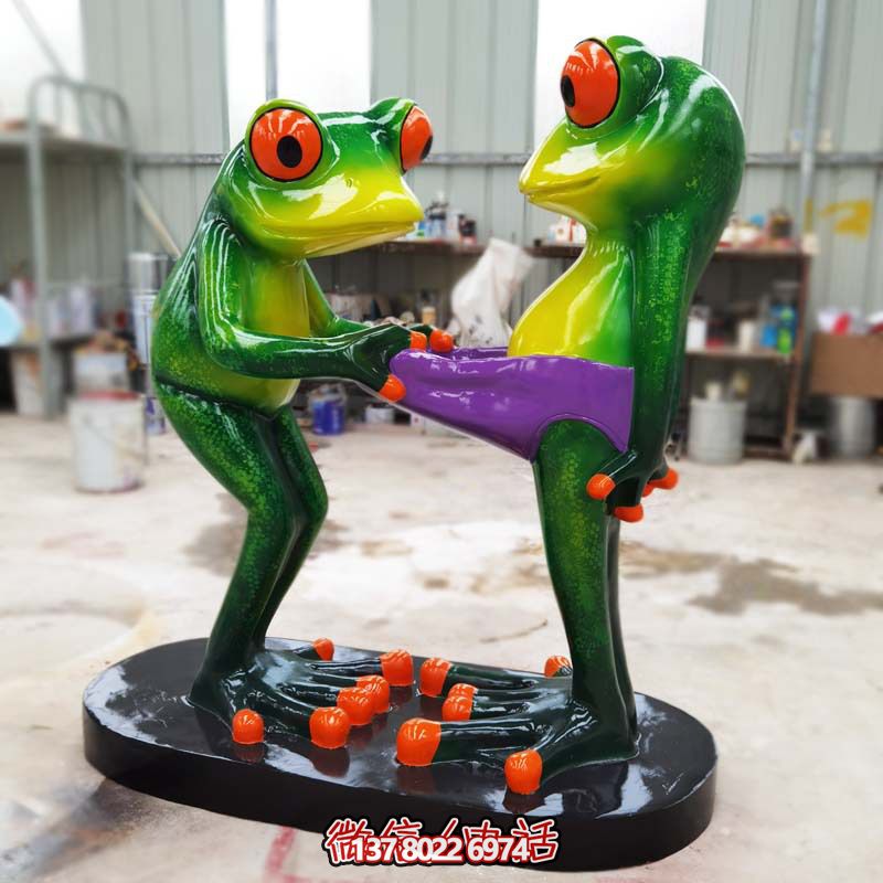 逗趣玻璃鋼青蛙雕塑，為景區(qū)增色不只