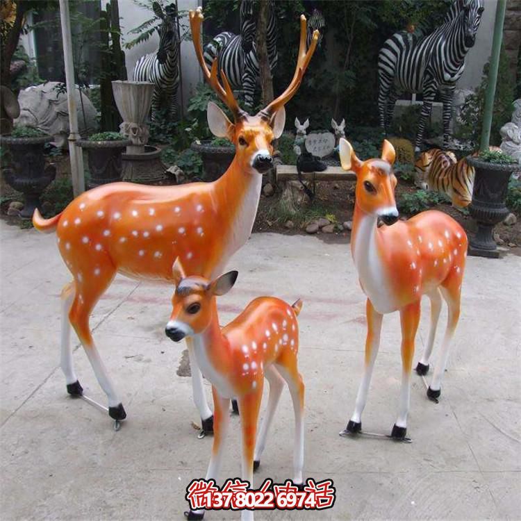 玻璃鋼仿真梅花鹿雕塑，為你的園林景觀增添仙氣