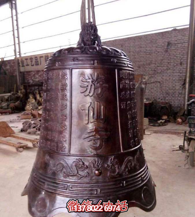 傳統(tǒng)工藝精雕黃銅掛鐘，傳承古老祈福文化