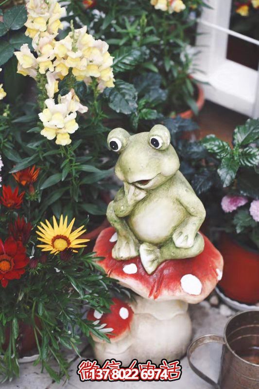 玻璃鋼雕塑青蛙，讓你的商場只思考玻璃