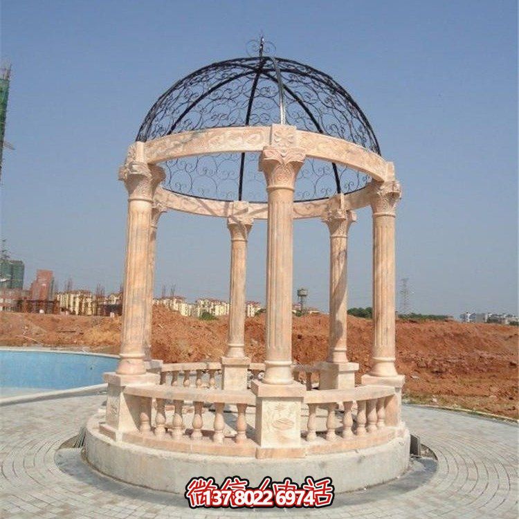 美麗而典雅的歐式大理石雕塑涼亭，為觀賞晚霞景觀而設計