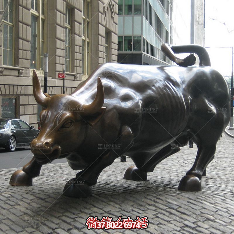 玻璃鋼仿真牛雕塑，精美仿真動(dòng)物裝點(diǎn)城市街道