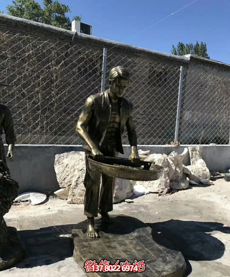 景區(qū)仿真人物銅雕茶具—一種兼具藝術性和實用性的禮品