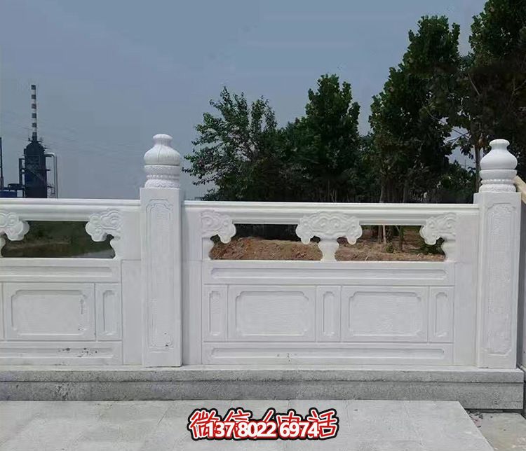 漢白玉鏤空石橋欄桿雕塑，為景區(qū)增添精彩