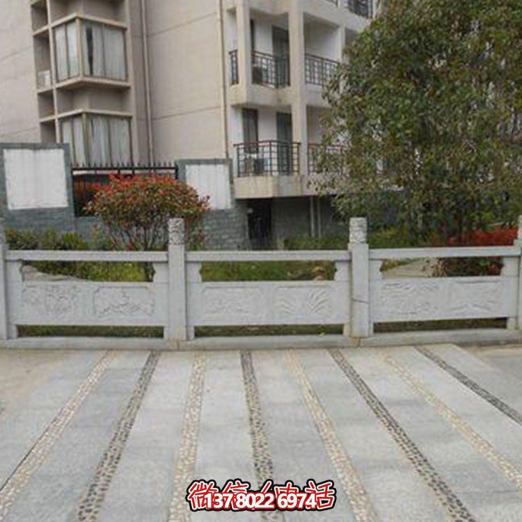 高品質(zhì)青石雕刻欄桿欄板，為您的小區(qū)裝飾添彩