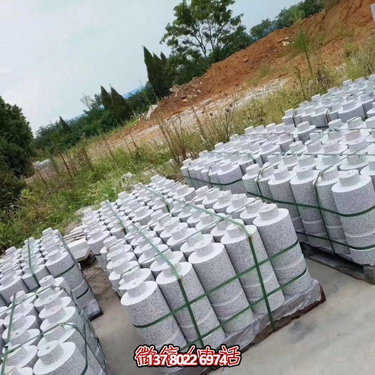 天然花缸巖雕刻擋車(chē)石柱