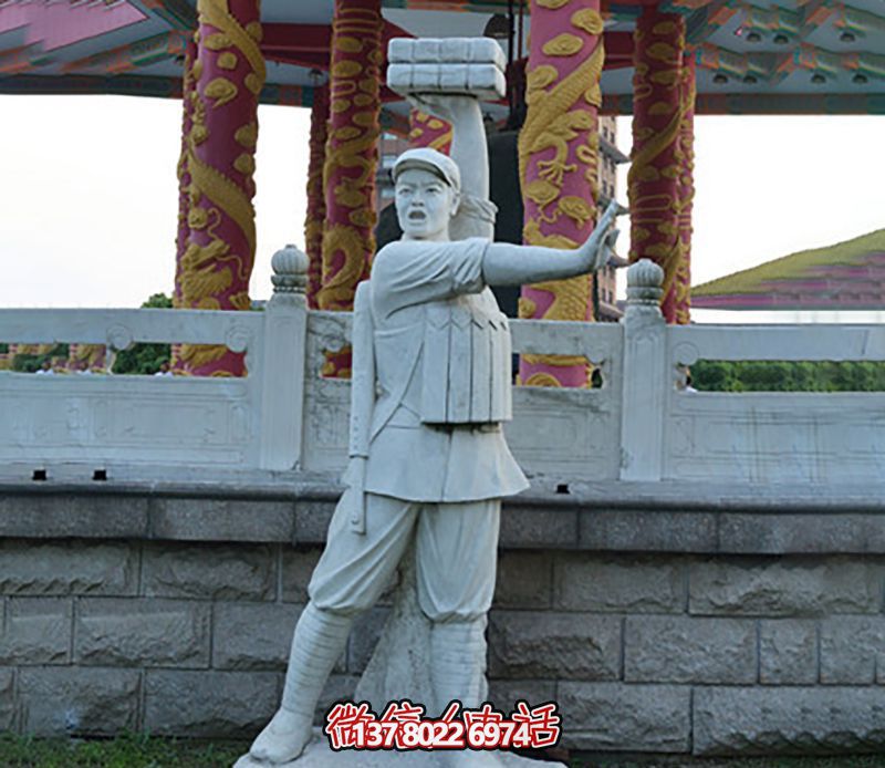 董存瑞景觀雕塑，點(diǎn)綴廣場(chǎng)景觀