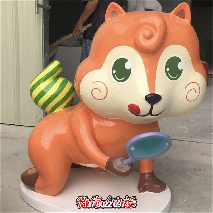 玻璃鋼結(jié)構(gòu)兒童樂園，卡通松鼠公仔裝飾
