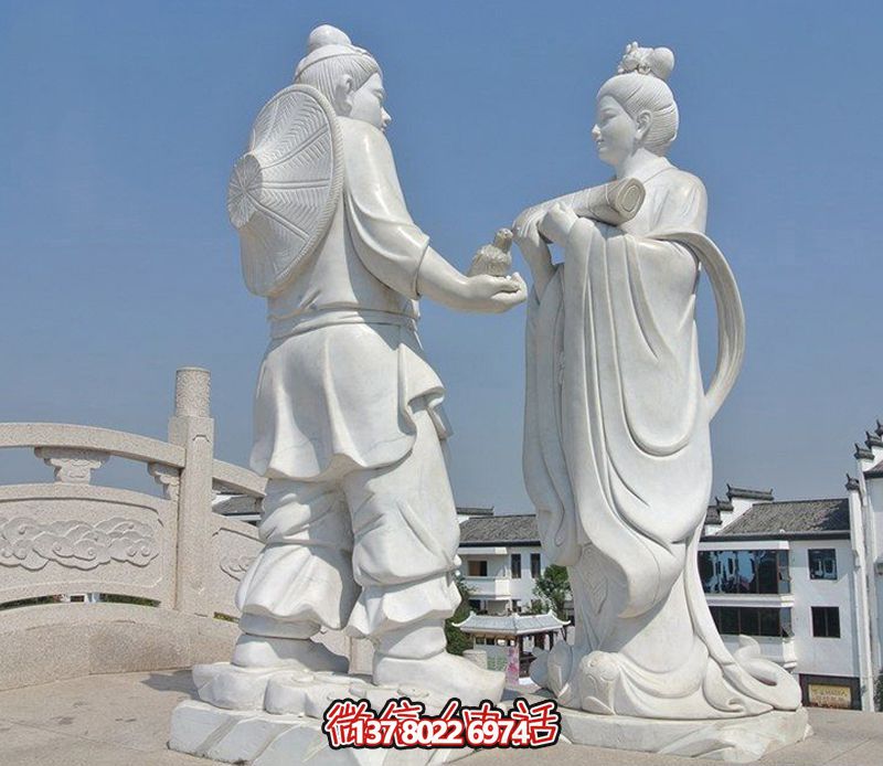 古代牛郎織女石雕，擺放于花園廣場，帶來漢白玉般的浪漫氣息