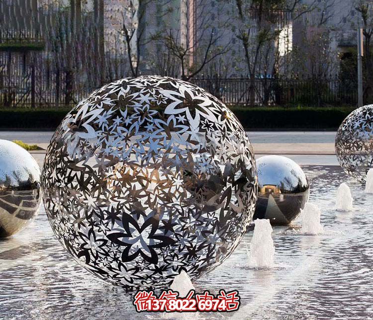 不銹鋼噴泉球雕塑，創(chuàng)意點亮廣場