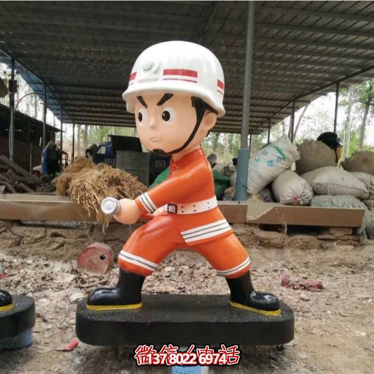 消防英雄銅雕塑像，為廣場(chǎng)添彩