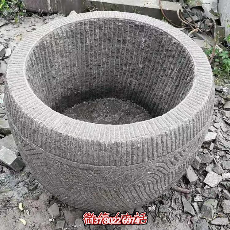 古老石槽，精致圓形養(yǎng)魚水缸