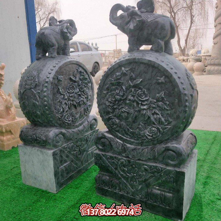 抱著鼓石雕塑，點(diǎn)綴青石庭院門口