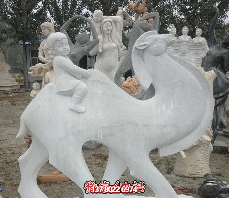 漢白玉駱駝雕塑，點(diǎn)綴公園里的抽象風(fēng)情