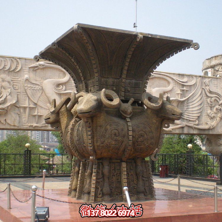 方尊銅香爐雕塑，讓景區(qū)廣場更加精彩