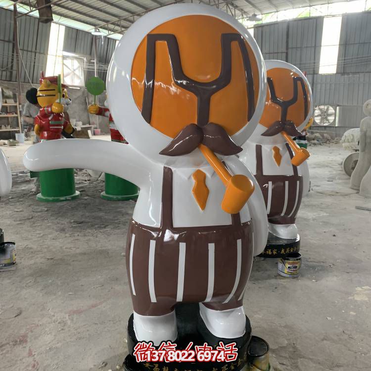 玻璃鋼卡通人物雕塑，裝點(diǎn)商場室內(nèi)