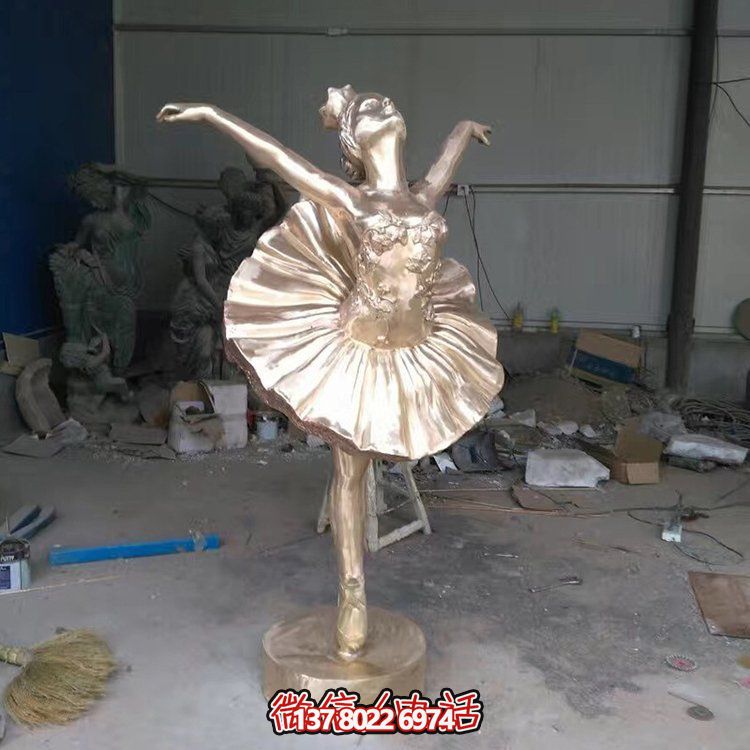 不銹鋼雕塑，給您的園林、廣場(chǎng)增添抽象跳舞的人物精彩！