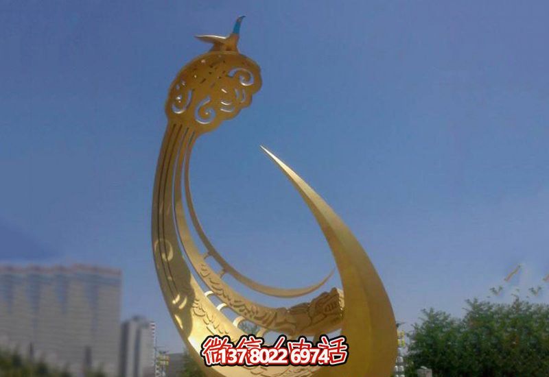 精美不銹鋼鳳凰雕塑，點綴戶外廣場