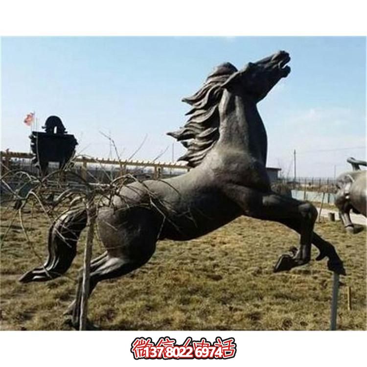 大型銅雕塑，為園林廣場擺放奔跑馬