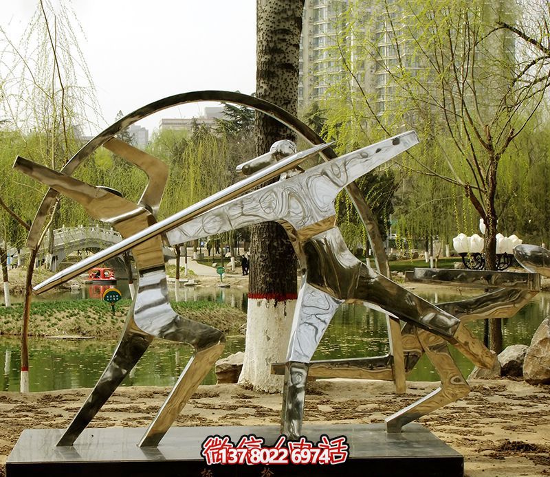 不銹鋼鏡面標(biāo)槍雕塑——精致、創(chuàng)意、華美