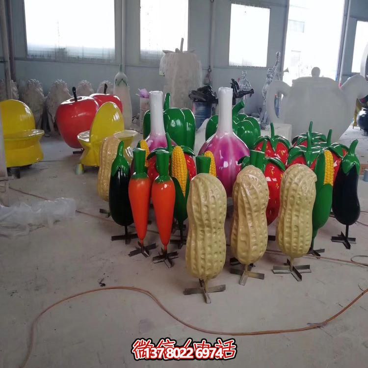 高品質(zhì)玻璃鋼雕塑，為您的園林景觀提供新鮮水果蔬菜