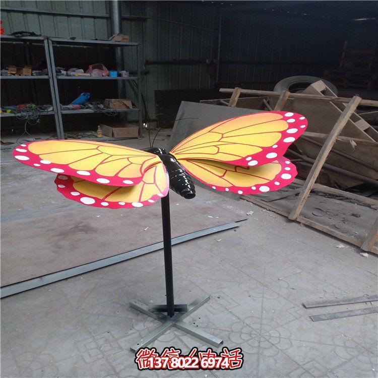 不銹鋼仿真蝴蝶雕塑，藝術(shù)性融入綠蔭公園
