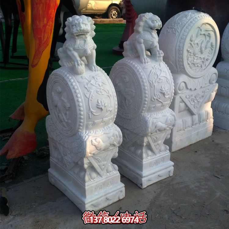 濃縮漢文化，以仿古建筑漢白玉雕塑裝點宮殿門墩