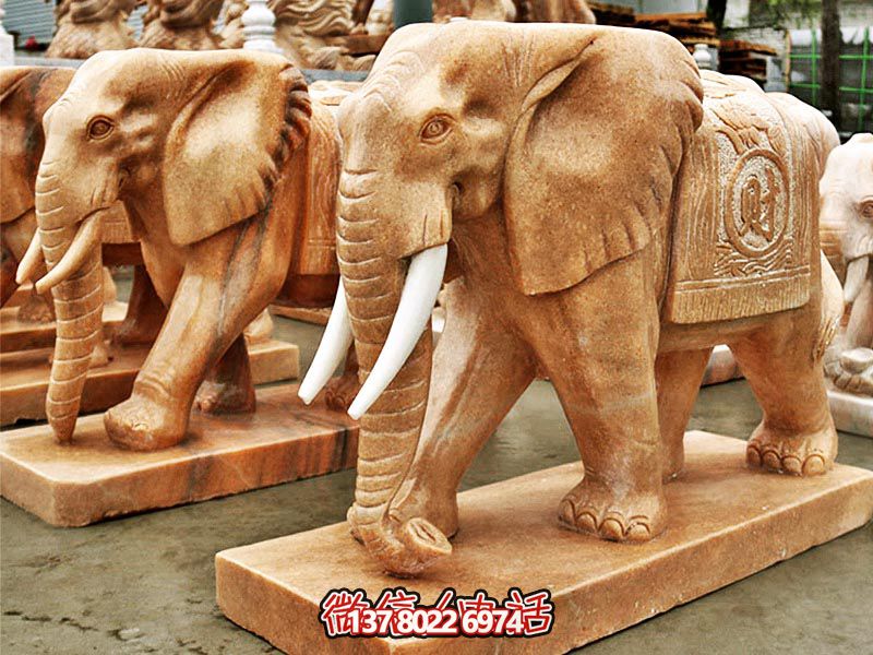 庭院寺廟晚霞紅石雕行走的大象雕塑 庭院寺廟晚霞紅石雕行走的大象雕塑